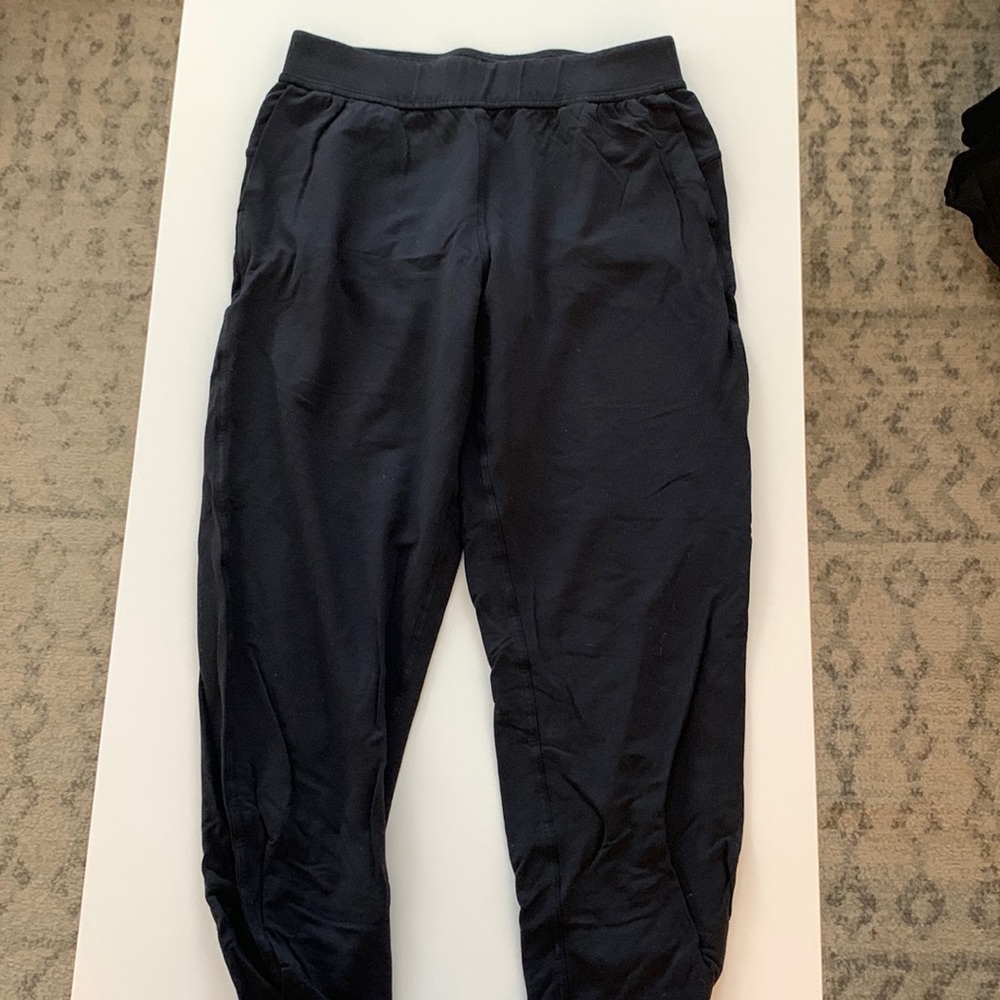 Lulu sweats